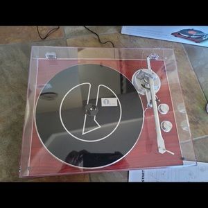 1byone BT 525 record player